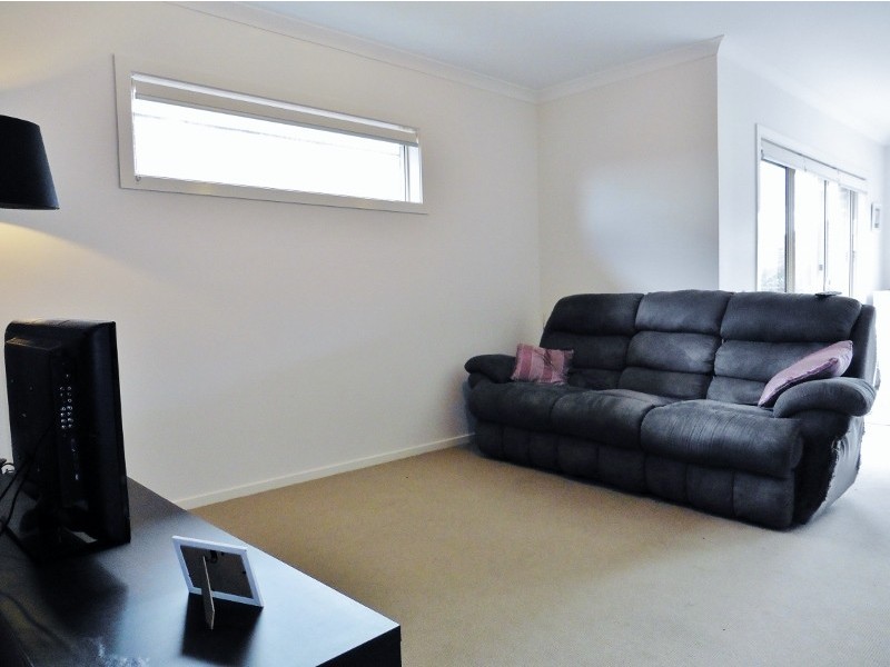 16 Shorey Place, Cranbourne West VIC 3977