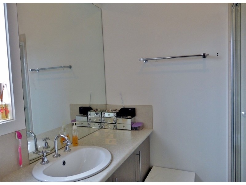 16 Shorey Place, Cranbourne West VIC 3977