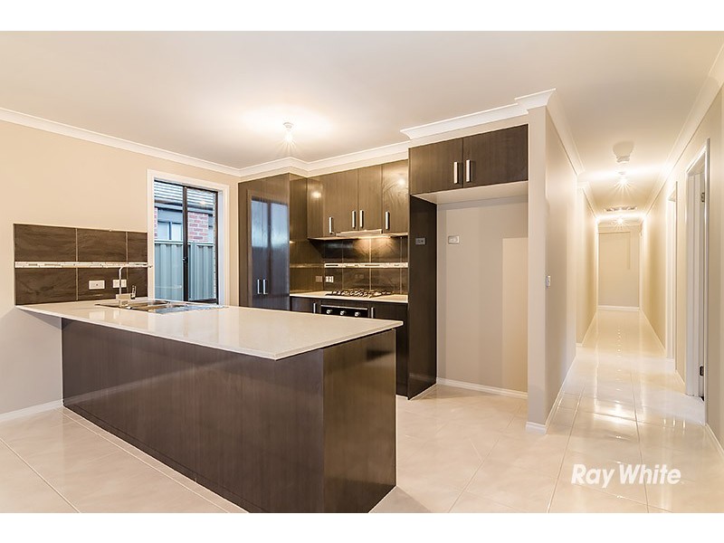 84 Nelson Street, Cranbourne East VIC 3977