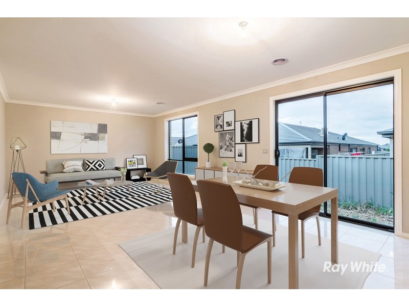 84 Nelson Street, Cranbourne East VIC 3977