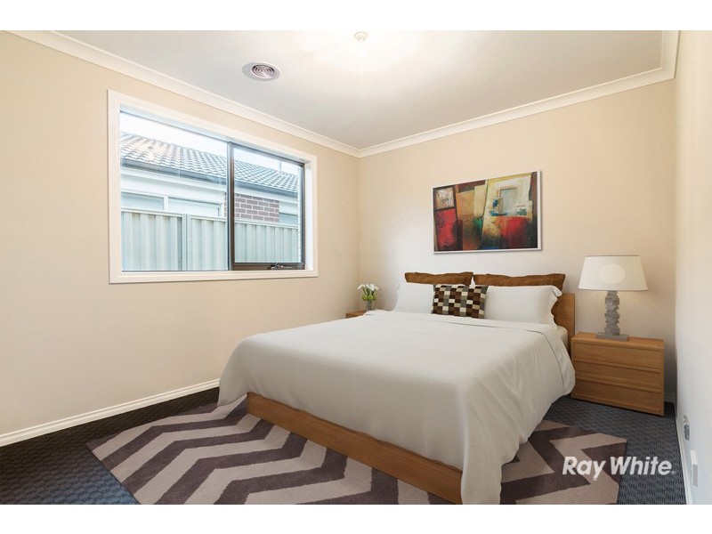 84 Nelson Street, Cranbourne East VIC 3977