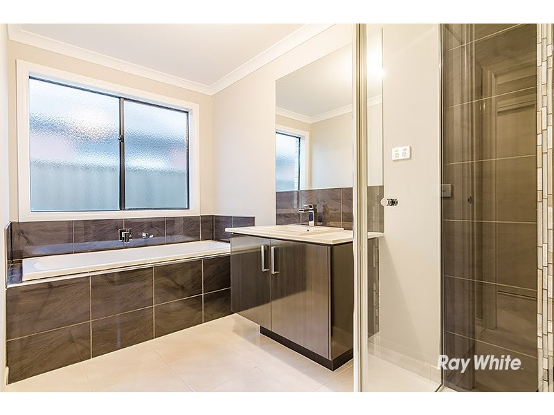 84 Nelson Street, Cranbourne East VIC 3977