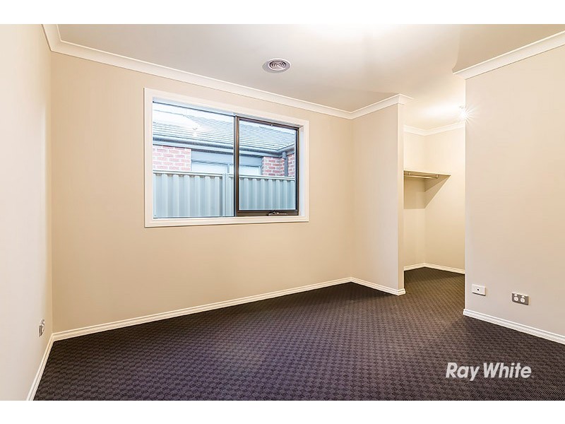 84 Nelson Street, Cranbourne East VIC 3977