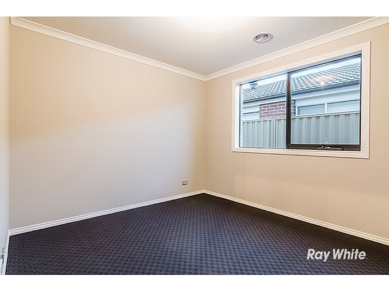 84 Nelson Street, Cranbourne East VIC 3977
