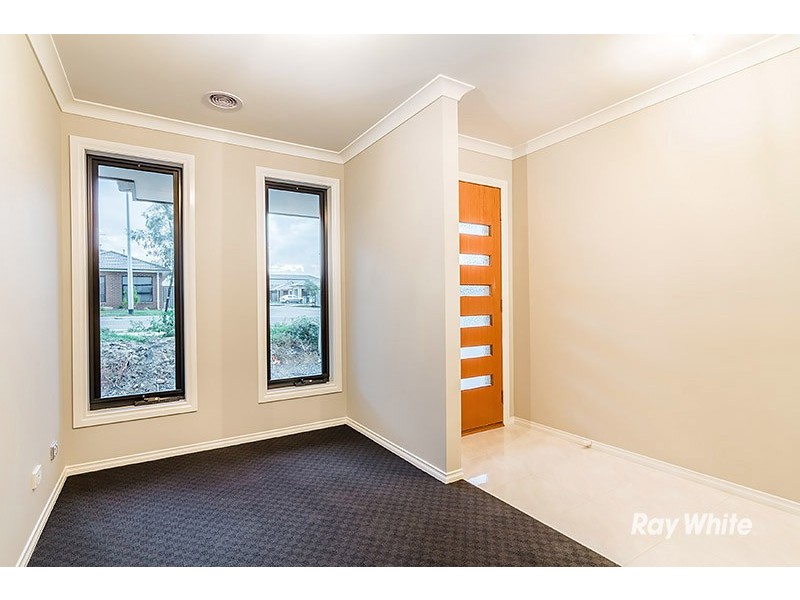 84 Nelson Street, Cranbourne East VIC 3977