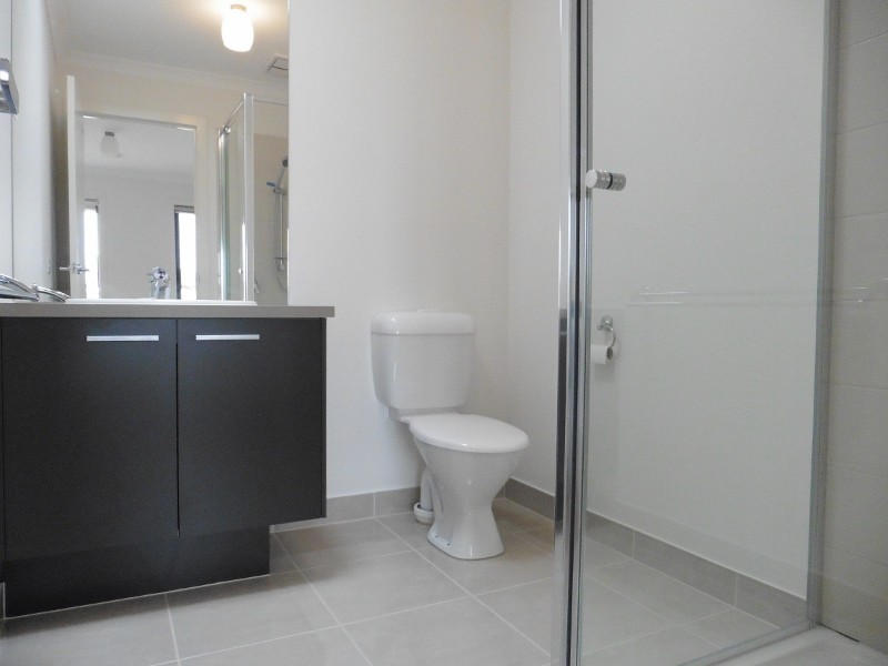 64 Bona Vista Rise, Clyde VIC 3978