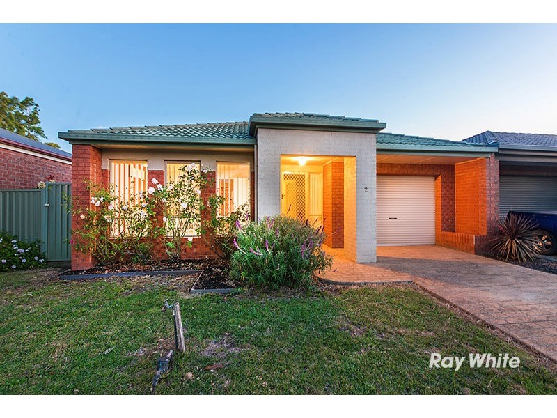 2 Gallop Close, Cranbourne East VIC 3977