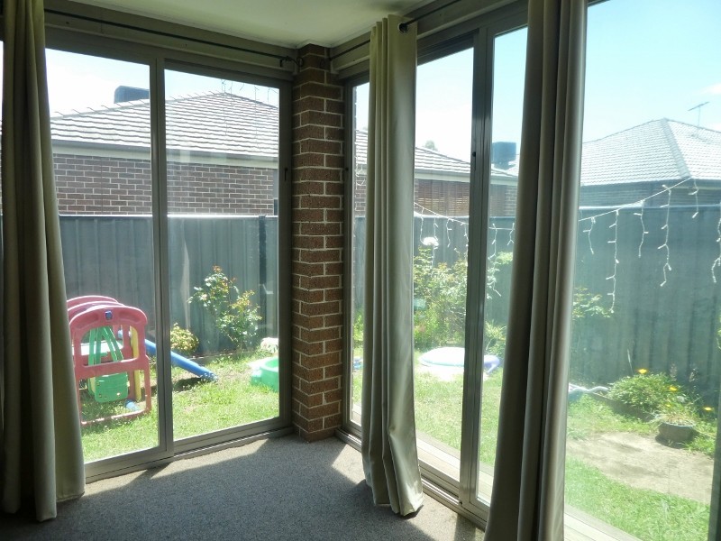 10 Camolina Way, Clyde North VIC 3978