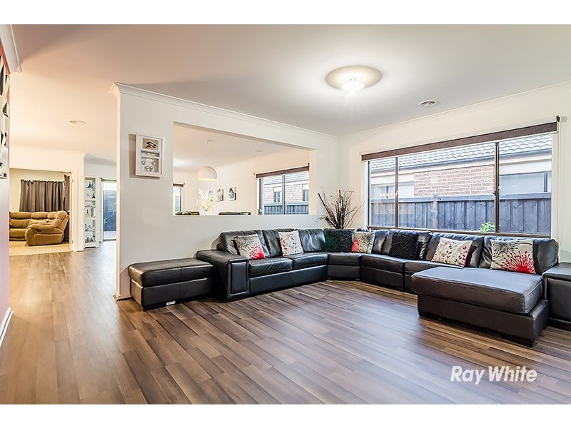 13 Rock Daisy Drive, Cranbourne West VIC 3977