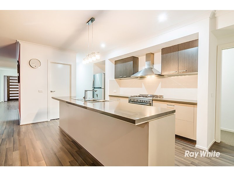 13 Rock Daisy Drive, Cranbourne West VIC 3977