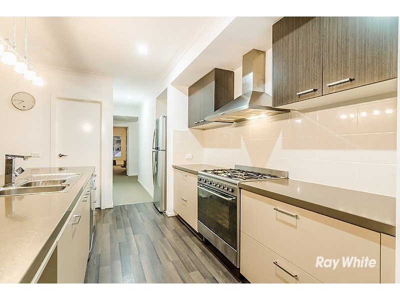 13 Rock Daisy Drive, Cranbourne West VIC 3977