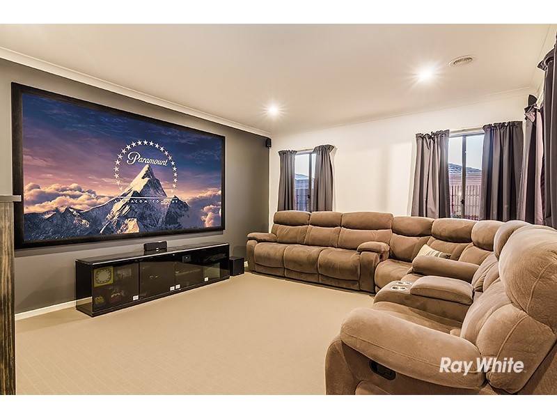 13 Rock Daisy Drive, Cranbourne West VIC 3977