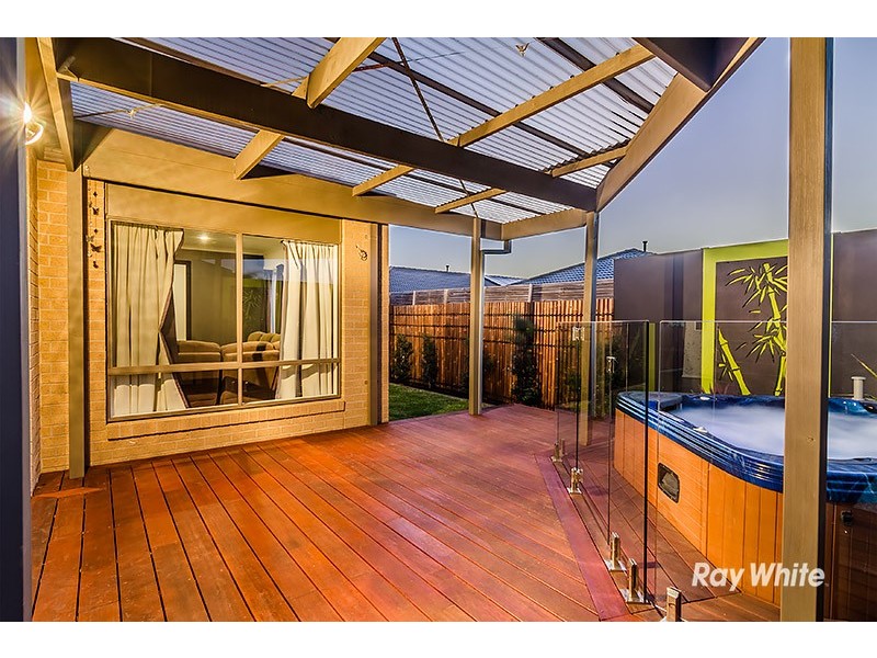 13 Rock Daisy Drive, Cranbourne West VIC 3977