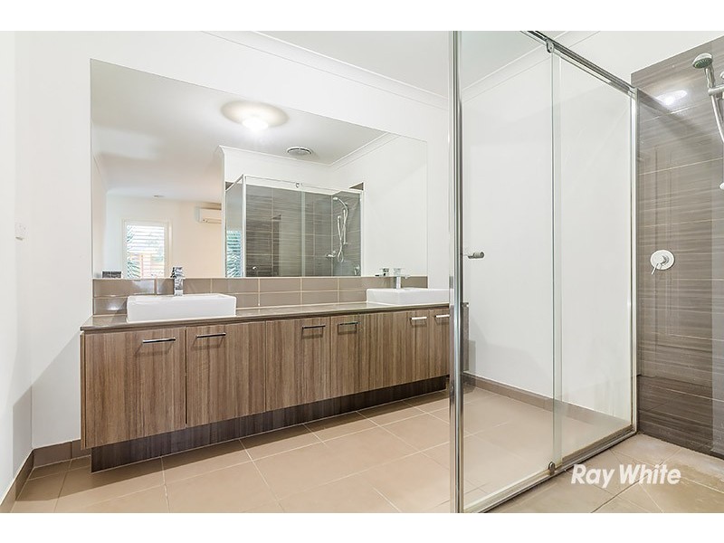 13 Rock Daisy Drive, Cranbourne West VIC 3977