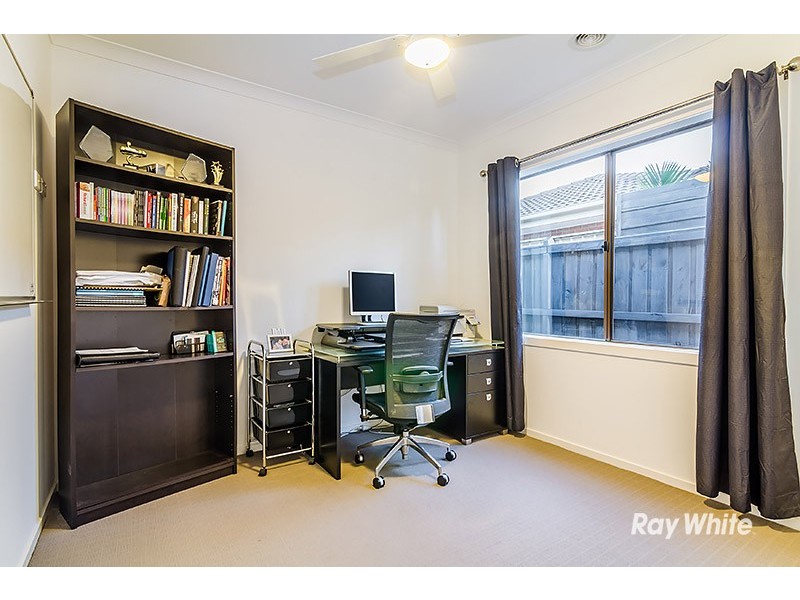 13 Rock Daisy Drive, Cranbourne West VIC 3977