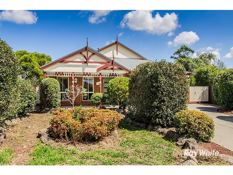 3 Filbert Court, Cranbourne North VIC 3977