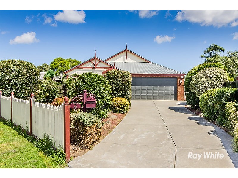 3 Filbert Court, Cranbourne North VIC 3977