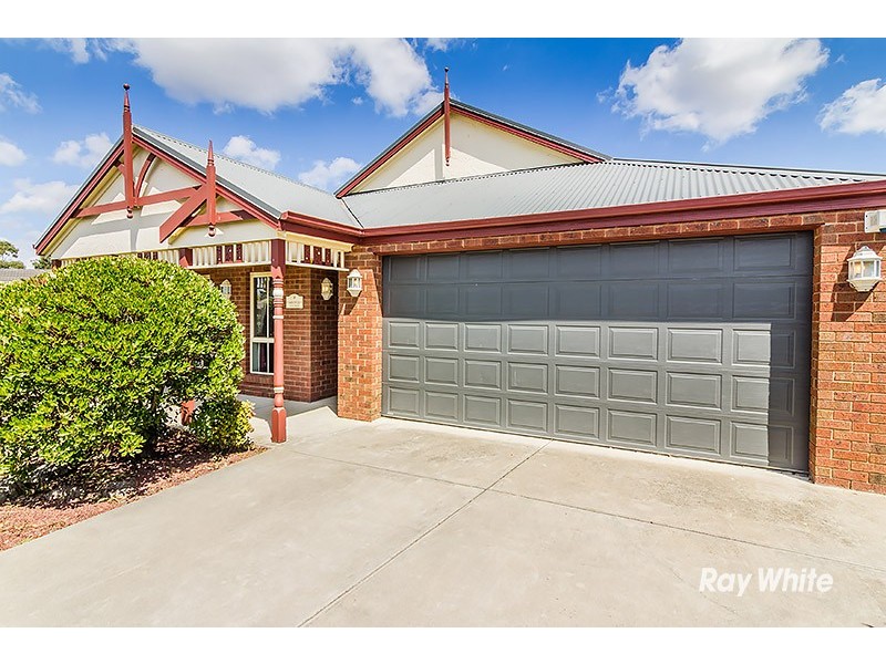 3 Filbert Court, Cranbourne North VIC 3977