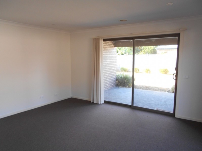 12 Islington Avenue, Cranbourne North VIC 3977