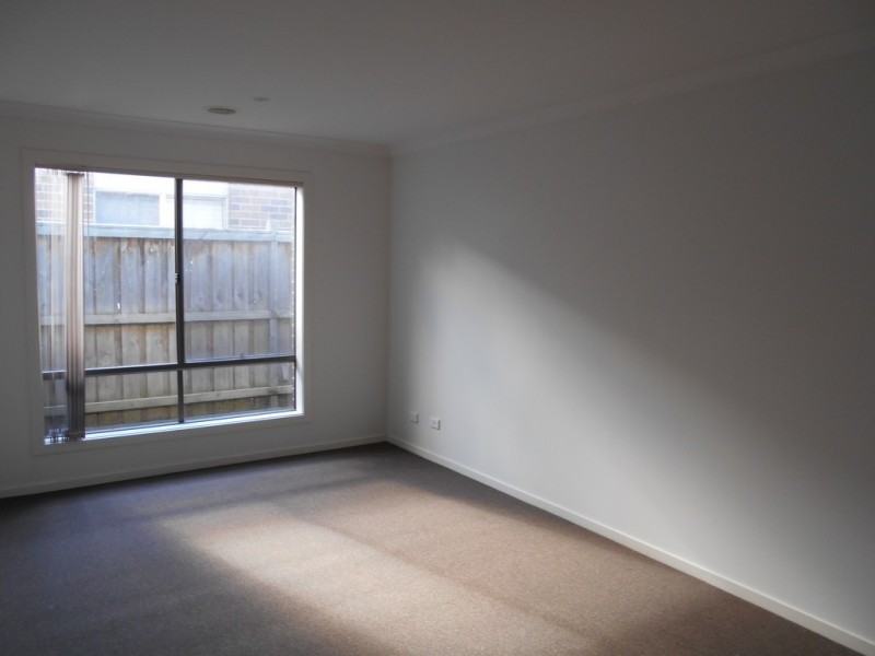 12 Islington Avenue, Cranbourne North VIC 3977