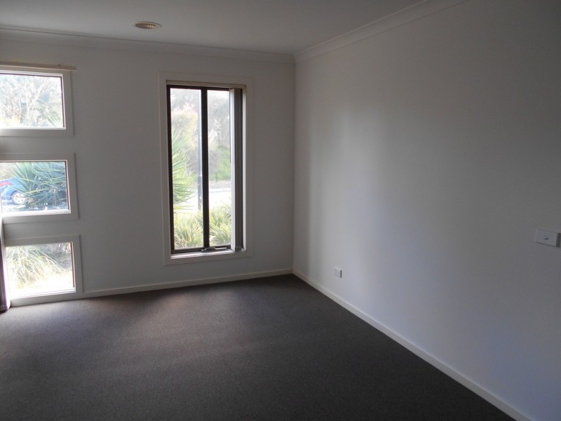 12 Islington Avenue, Cranbourne North VIC 3977