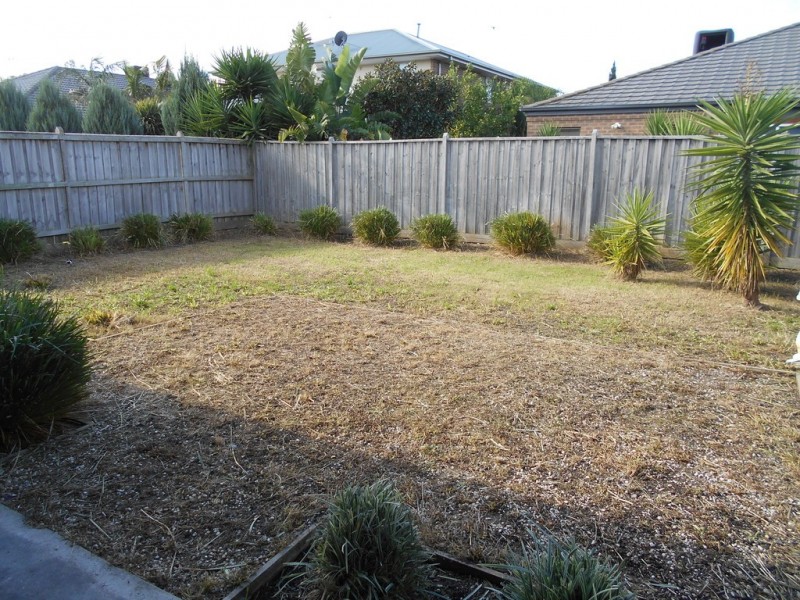 12 Islington Avenue, Cranbourne North VIC 3977