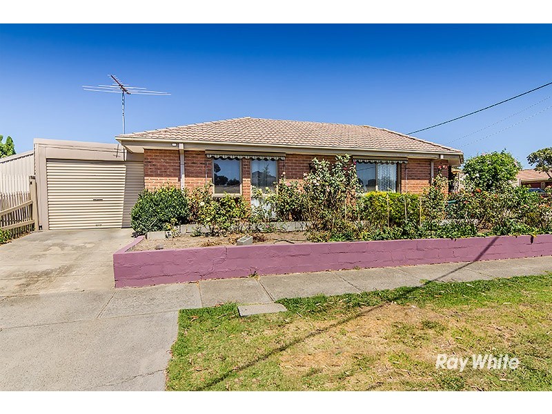 2 Marnie Drive, Cranbourne West VIC 3977