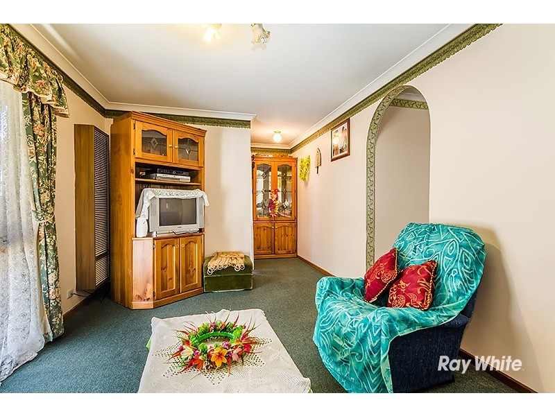 2 Marnie Drive, Cranbourne West VIC 3977