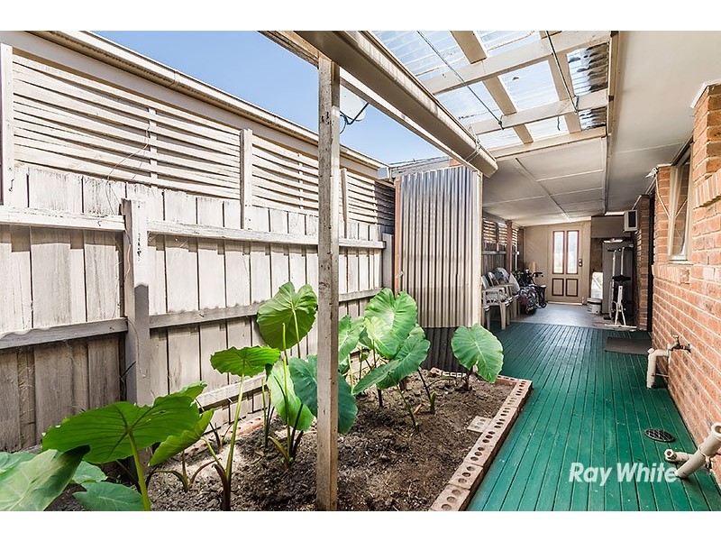 2 Marnie Drive, Cranbourne West VIC 3977