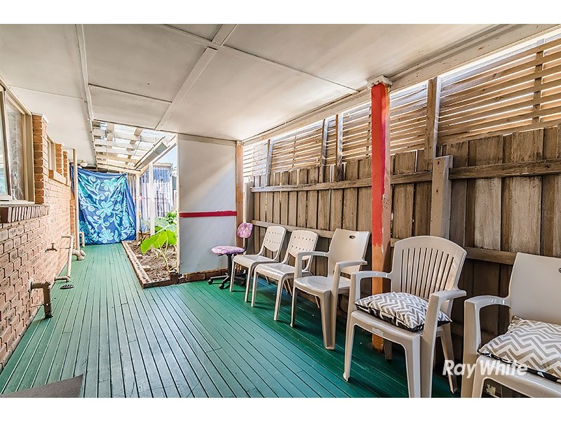 2 Marnie Drive, Cranbourne West VIC 3977