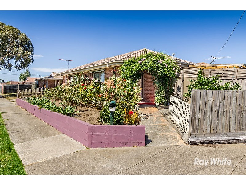 2 Marnie Drive, Cranbourne West VIC 3977