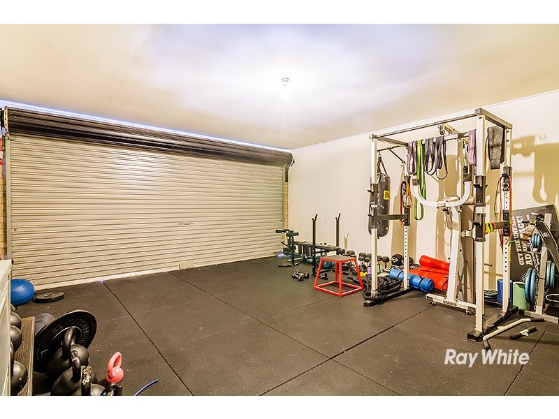 4 Fiscus Court, Cranbourne VIC 3977
