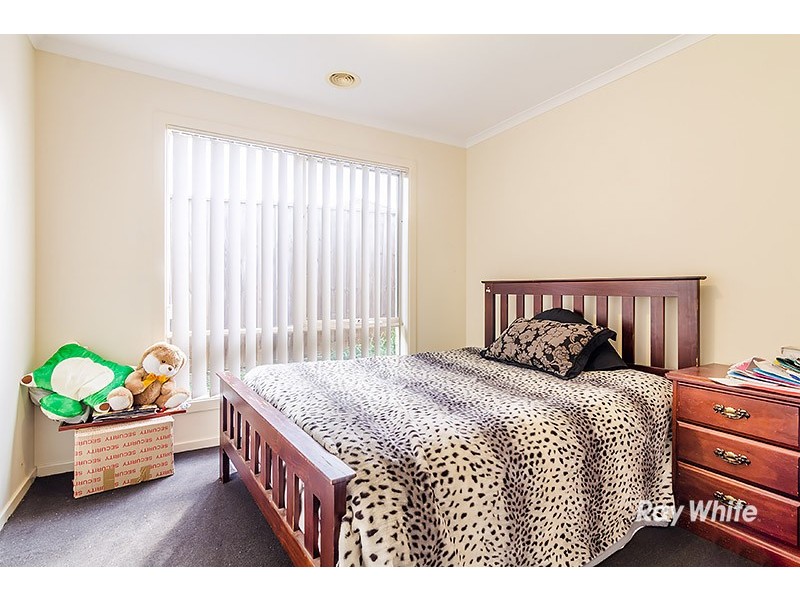 4 Fiscus Court, Cranbourne VIC 3977