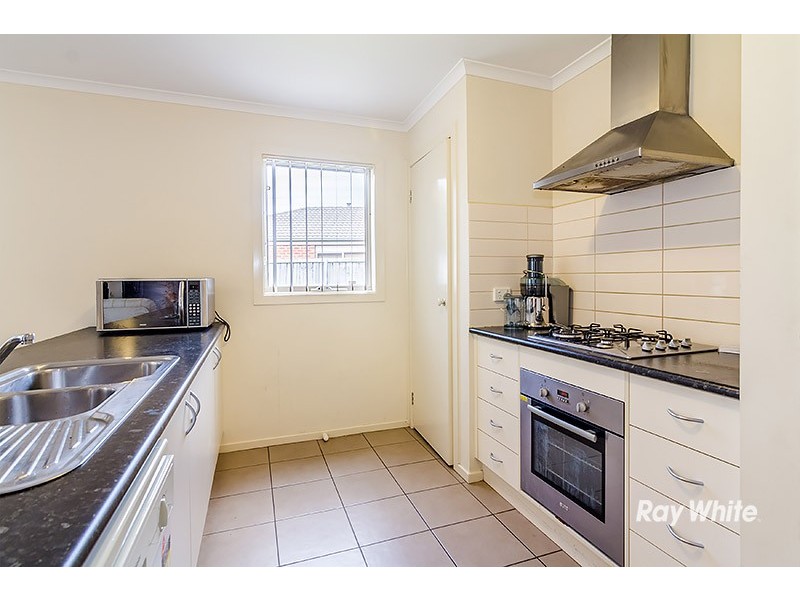 4 Fiscus Court, Cranbourne VIC 3977
