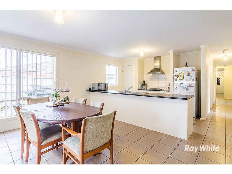 4 Fiscus Court, Cranbourne VIC 3977
