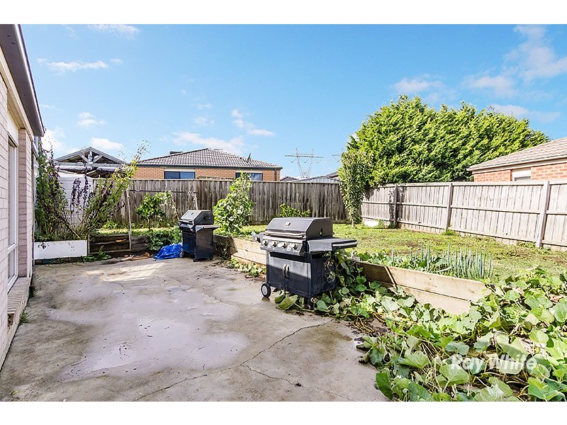 4 Fiscus Court, Cranbourne VIC 3977