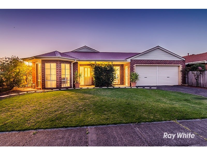 106 Courtenay Avenue, Cranbourne North VIC 3977
