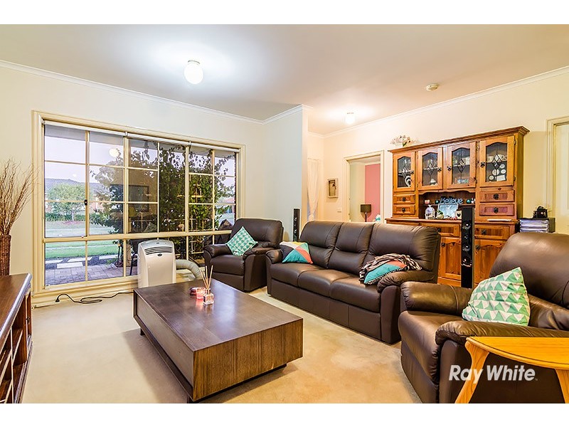 106 Courtenay Avenue, Cranbourne North VIC 3977