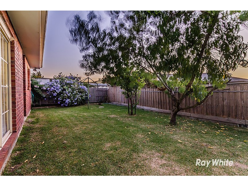 106 Courtenay Avenue, Cranbourne North VIC 3977