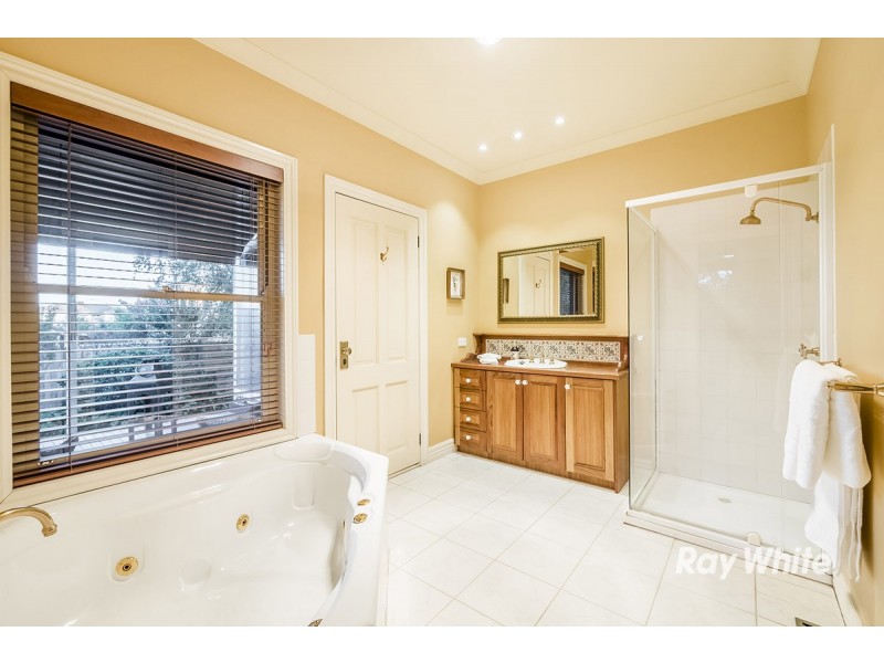 10 Gardenia Court, Narre Warren South VIC 3805