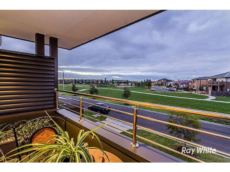 33 Wilkiea Crescent, Cranbourne North VIC 3977