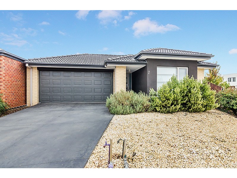 2 Pyrenees Road, Clyde VIC 3978