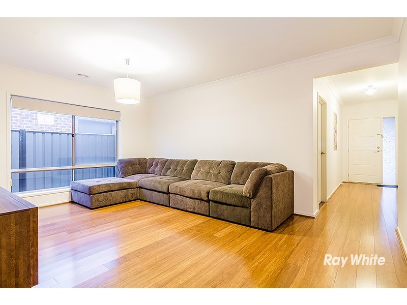 7 Morphetville Street, Clyde North VIC 3978