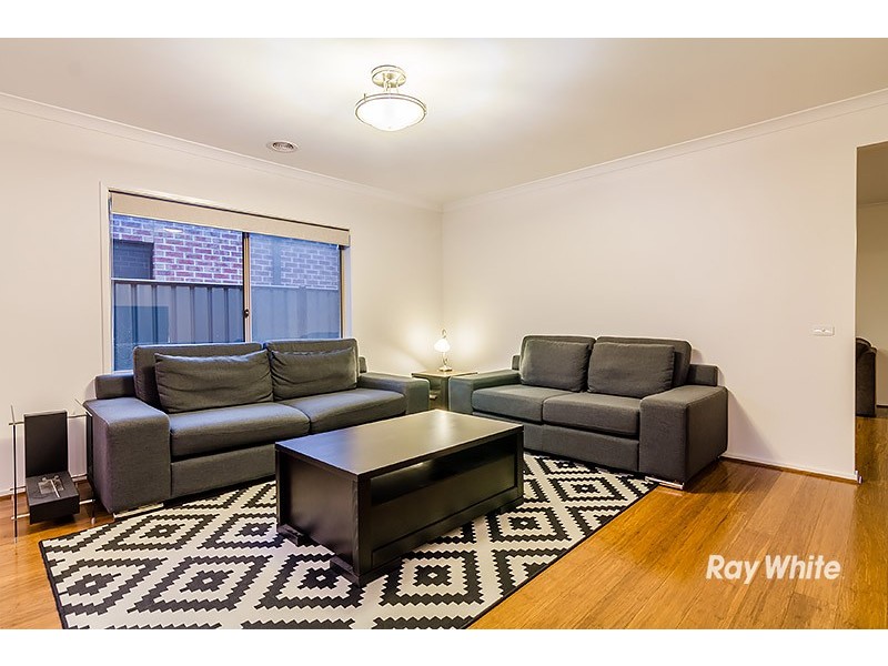 7 Morphetville Street, Clyde North VIC 3978