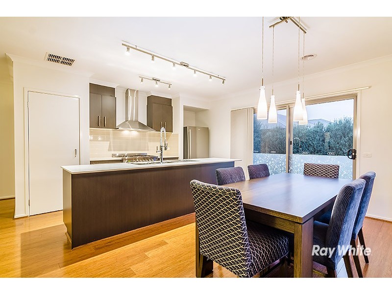 7 Morphetville Street, Clyde North VIC 3978