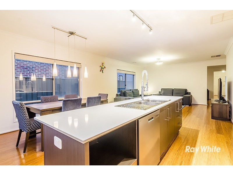 7 Morphetville Street, Clyde North VIC 3978