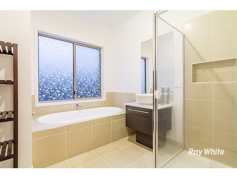 7 Morphetville Street, Clyde North VIC 3978