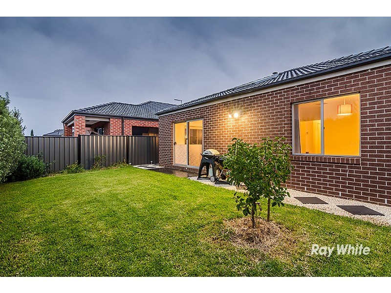 7 Morphetville Street, Clyde North VIC 3978