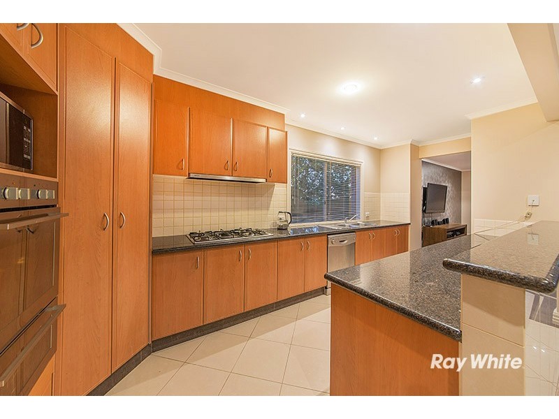 2 Nugong Place, Lynbrook VIC 3975