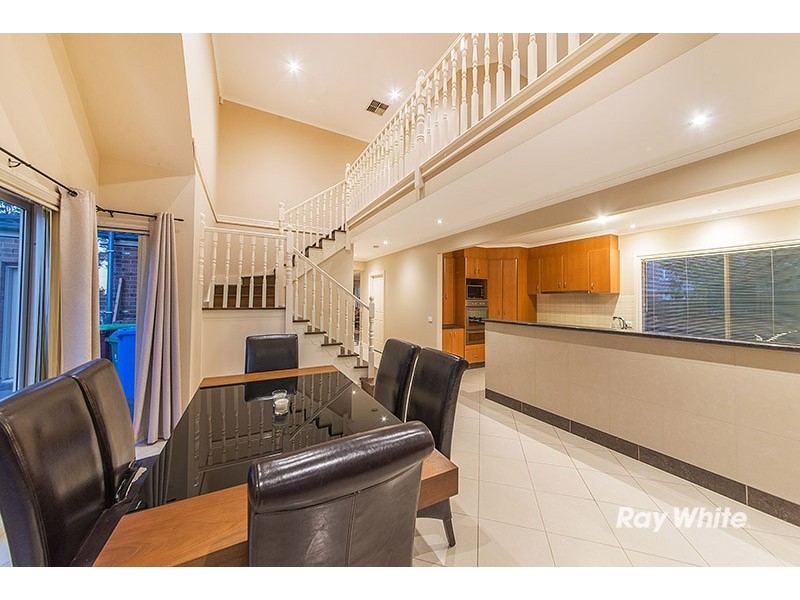 2 Nugong Place, Lynbrook VIC 3975